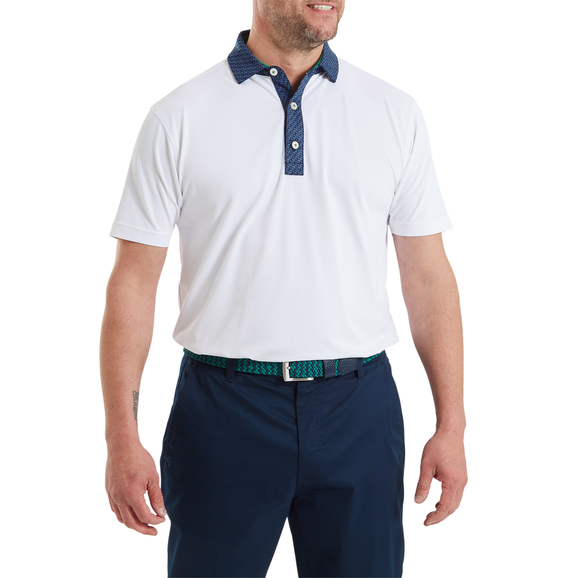 Polo piqu&eacute; aux d&eacute;tails g&eacute;om&eacute;triques